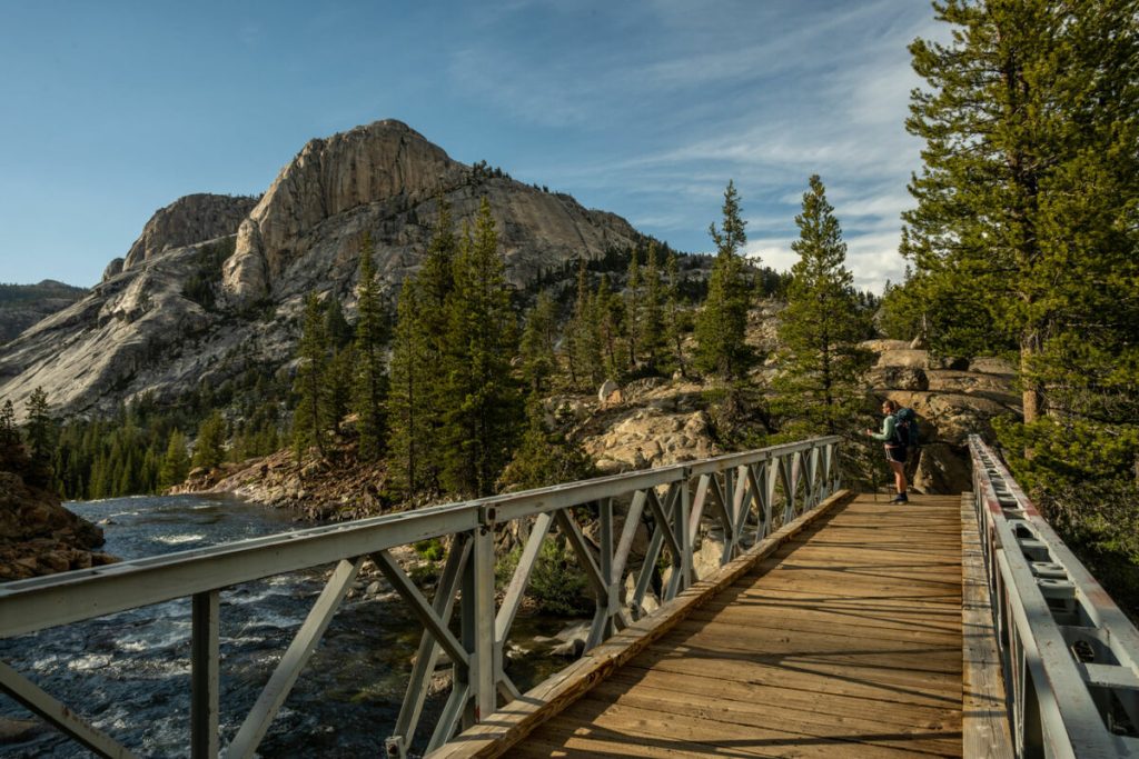 appalachian trail vs pacific crest trail