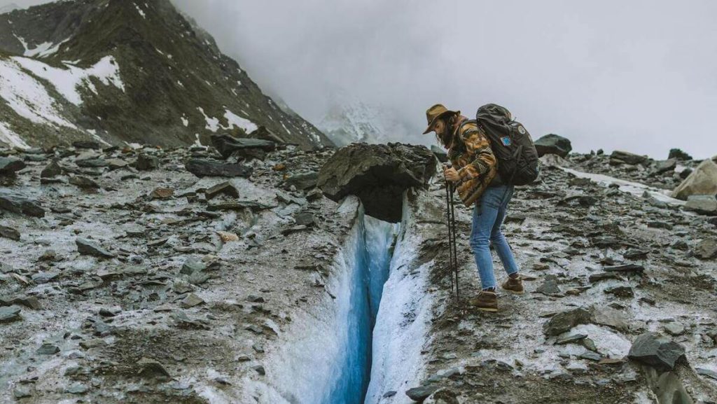 winter hiking tips trail safety